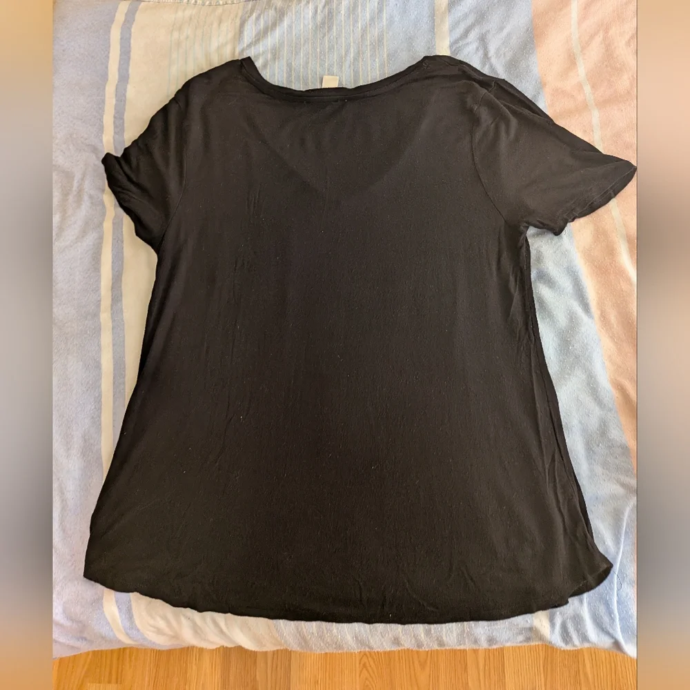 Essentials Charcoal V-Neck Short Sleeve Tee - Picture 4 of 4